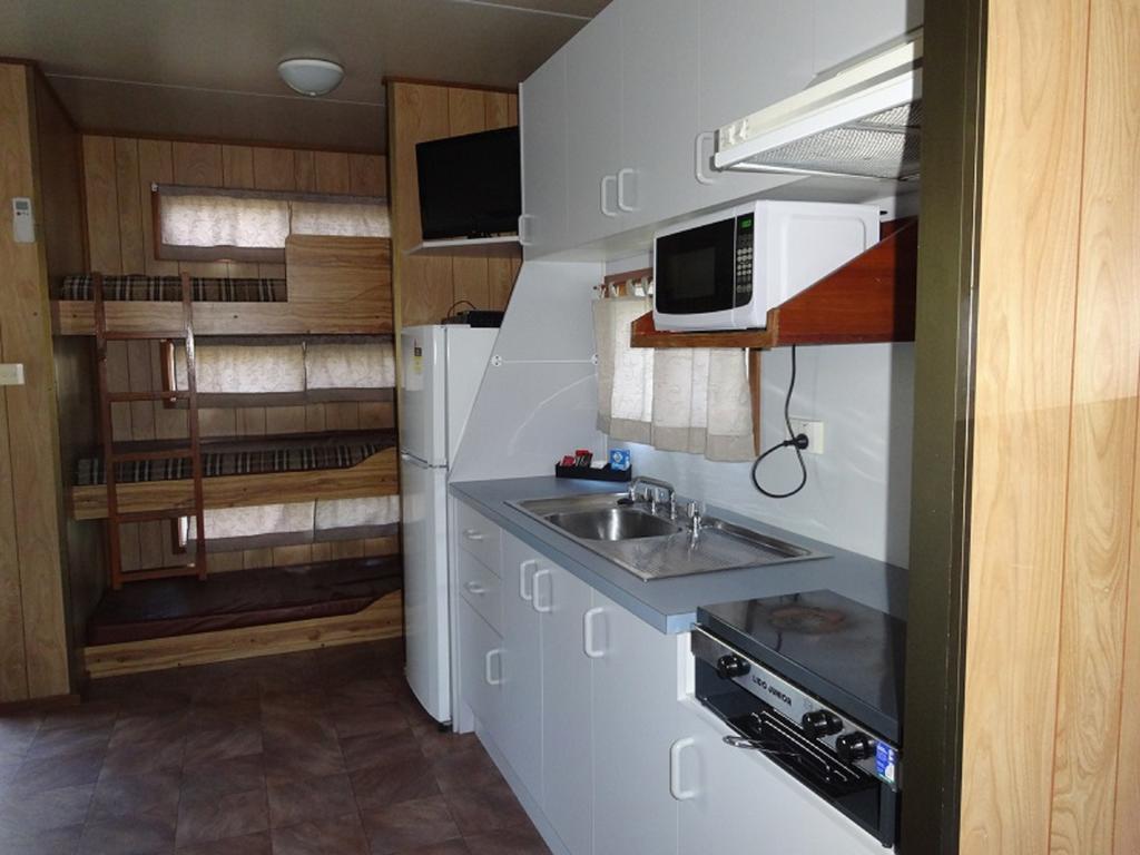 Caseys Beach Holiday Park Sunshine Bay Ngoại thất bức ảnh